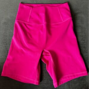 ONER ACTIVE TIMELESS SHORTS IN FUCHSIA SIZE XS